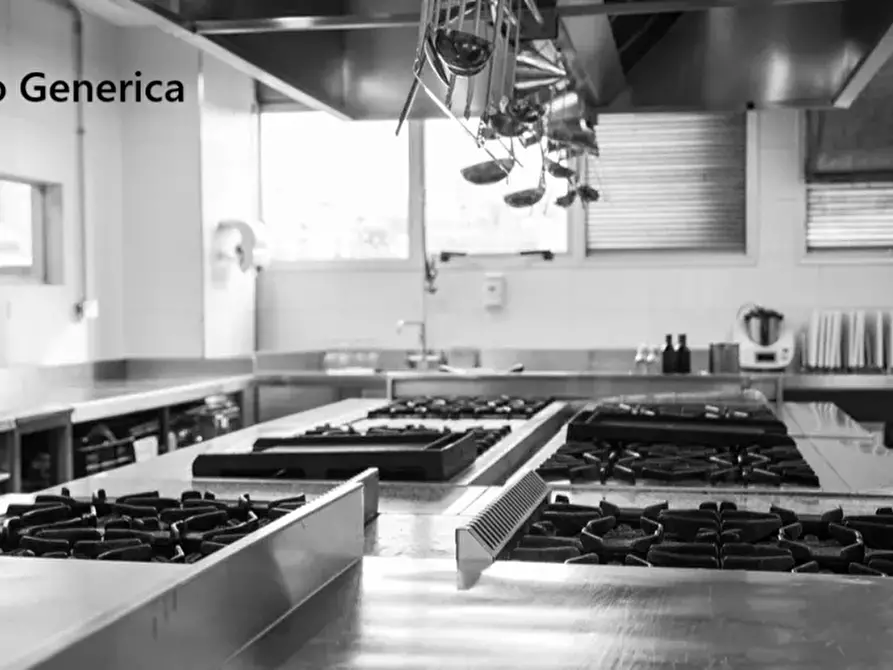 Immagine 1 di Locale commerciale in affitto  a Empoli