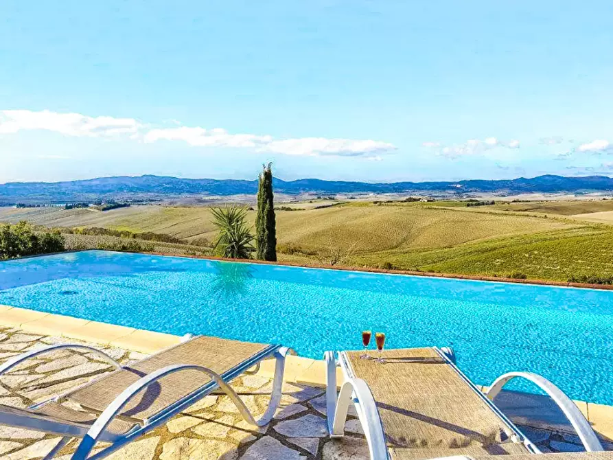 Immagine 1 di Villa in vendita  a Santa Luce