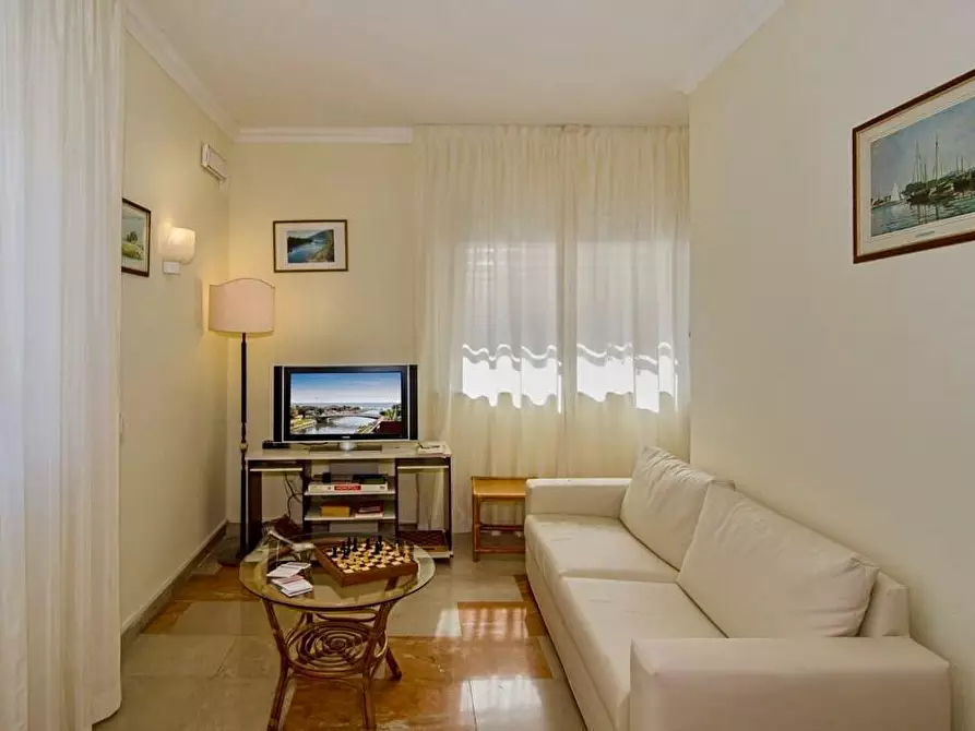 Immagine 21 di Albergo/B&B/Residence in vendita  a Camaiore