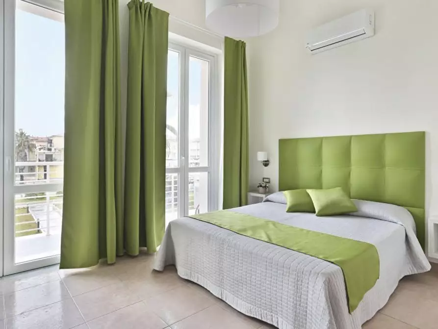 Immagine 25 di Albergo/B&B/Residence in vendita  a Camaiore