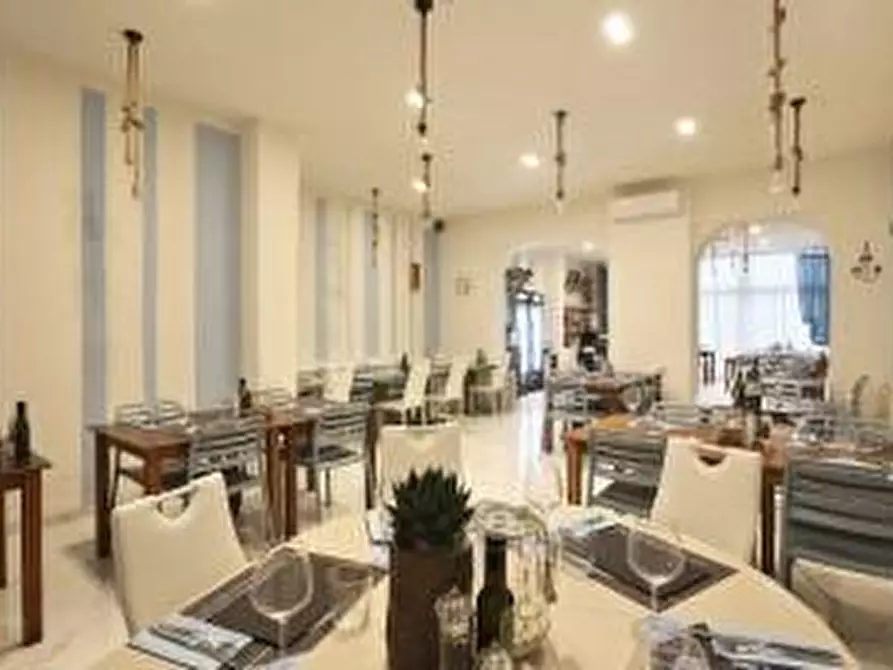 Immagine 6 di Albergo/B&B/Residence in vendita  a Camaiore