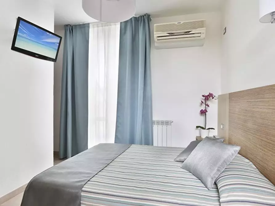 Immagine 14 di Albergo/B&B/Residence in vendita  a Camaiore