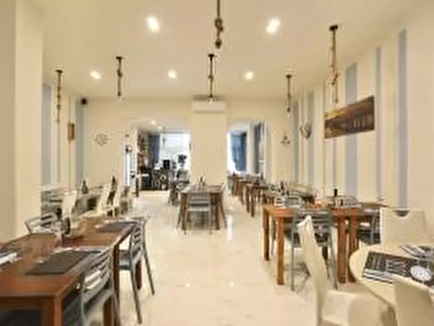 Immagine 21 di Albergo/B&B/Residence in vendita  a Camaiore