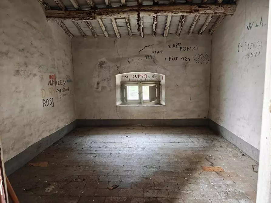 Immagine 29 di Villa in vendita  a Camaiore