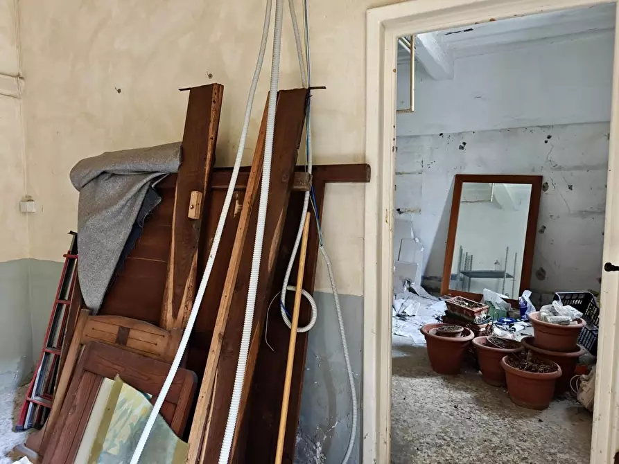 Immagine 8 di Villa in vendita  a Camaiore