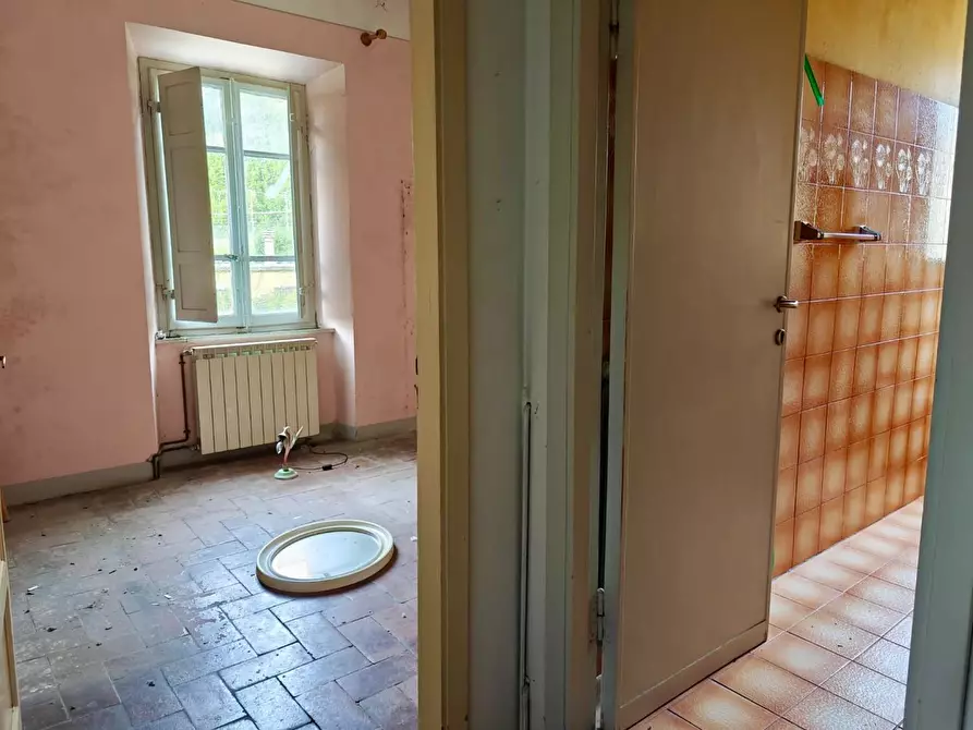 Immagine 5 di Villa in vendita  a Camaiore