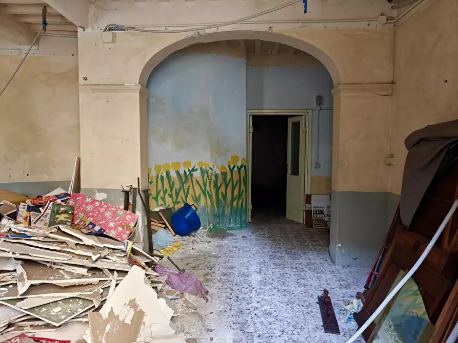 Immagine 9 di Villa in vendita  a Camaiore