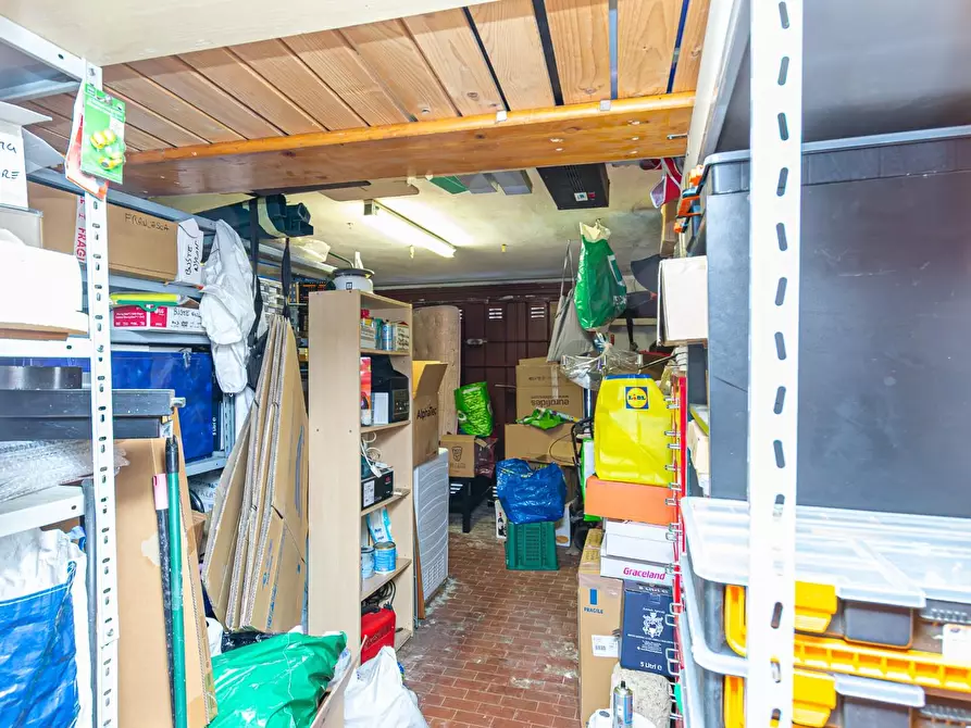 Immagine 39 di Appartamento in vendita  a Pontedera