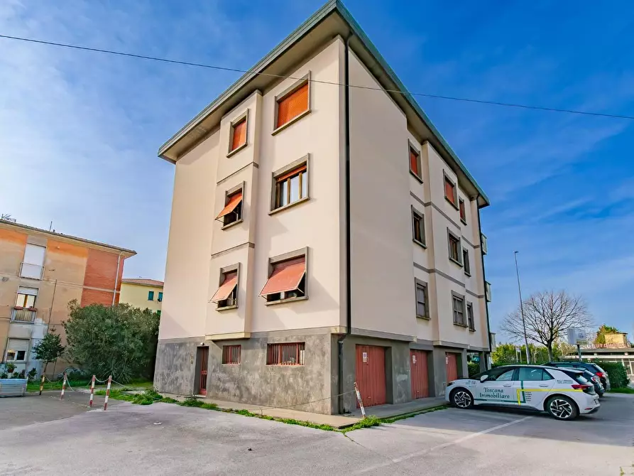 Immagine 43 di Appartamento in vendita  a Pontedera