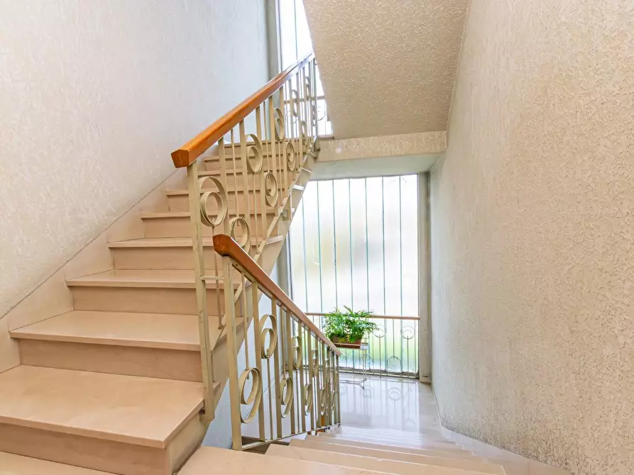 Immagine 38 di Appartamento in vendita  a Pontedera