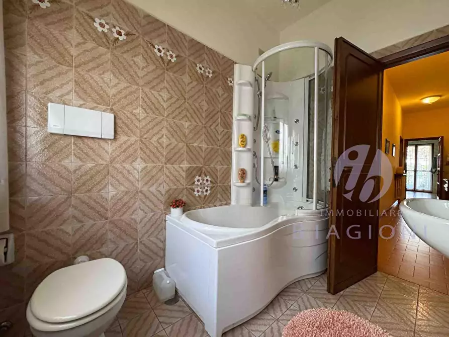 Immagine 17 di Villa in vendita  a Forte Dei Marmi