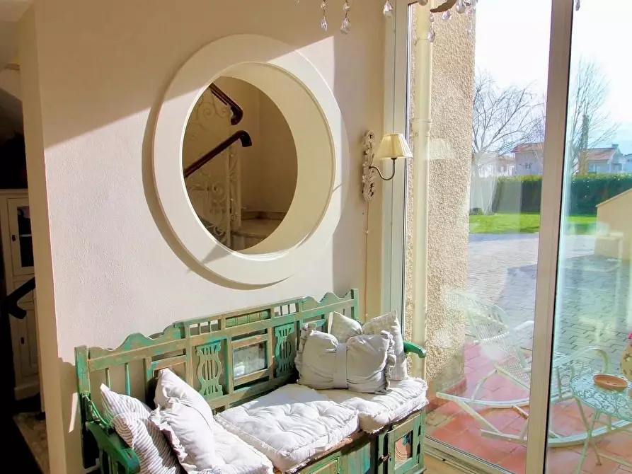 Immagine 5 di Villa in vendita  a Pontedera