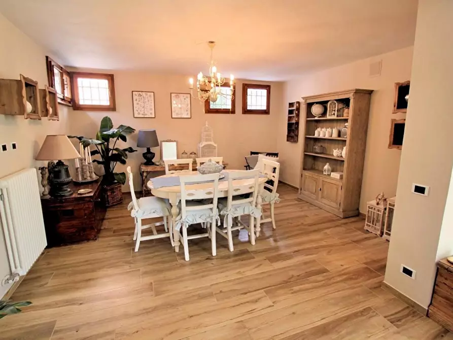 Immagine 24 di Villa in vendita  a Pontedera