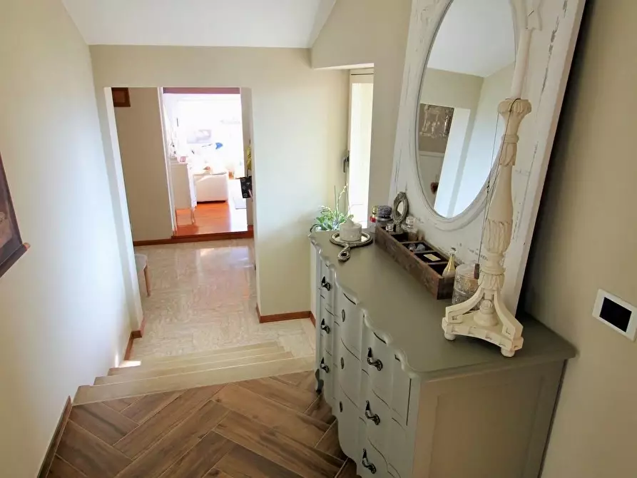 Immagine 15 di Villa in vendita  a Pontedera