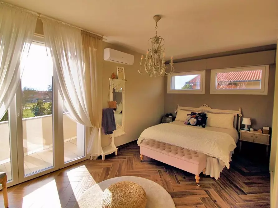 Immagine 7 di Villa in vendita  a Pontedera