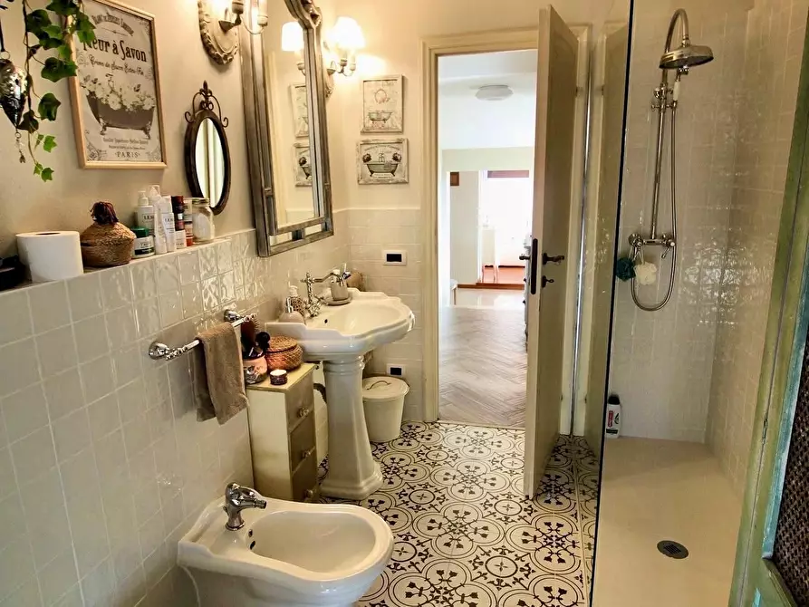 Immagine 17 di Villa in vendita  a Pontedera