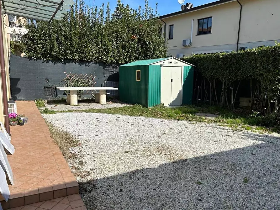 Immagine 8 di Casa bifamiliare in vendita  a Pietrasanta
