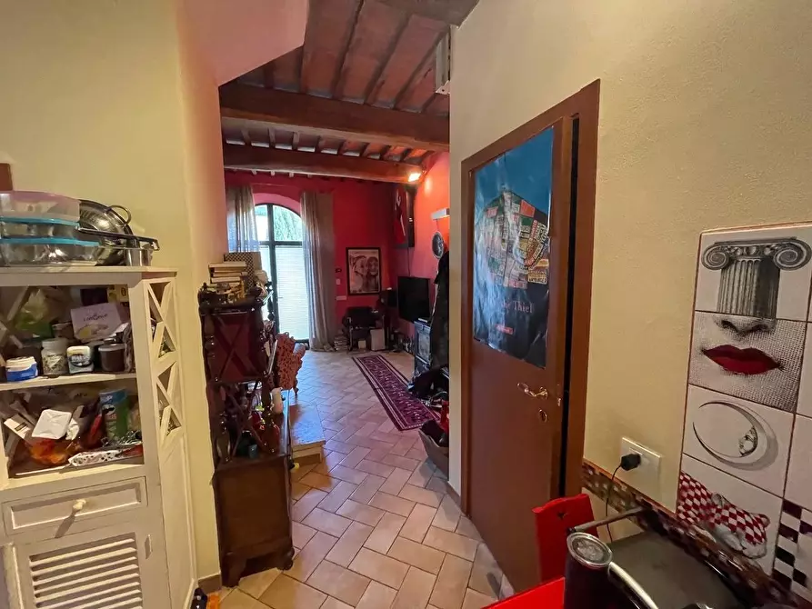 Immagine 16 di Appartamento in vendita  a Siena