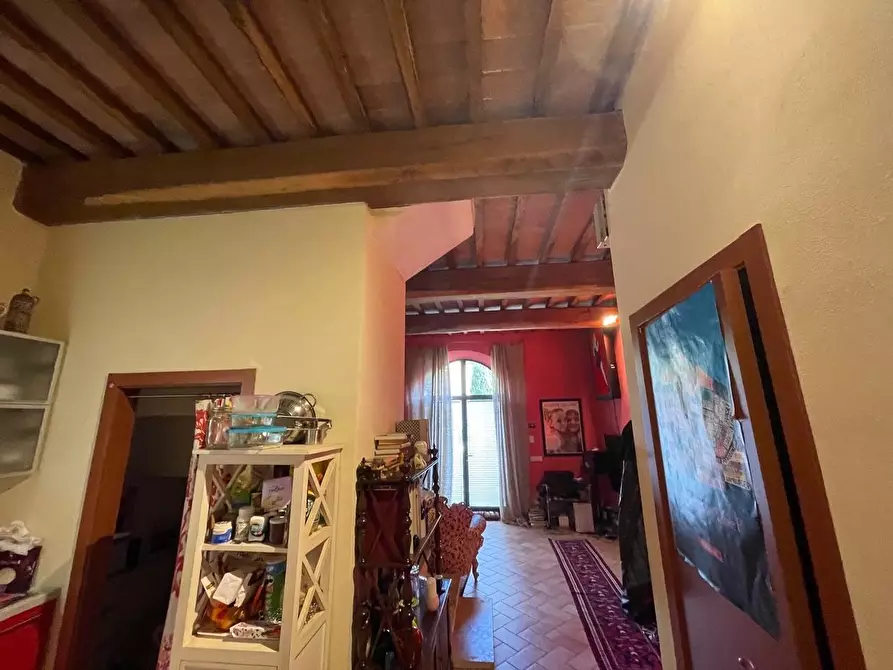 Immagine 18 di Appartamento in vendita  a Siena