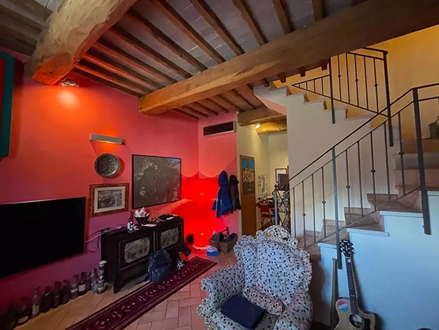 Immagine 8 di Appartamento in vendita  a Siena