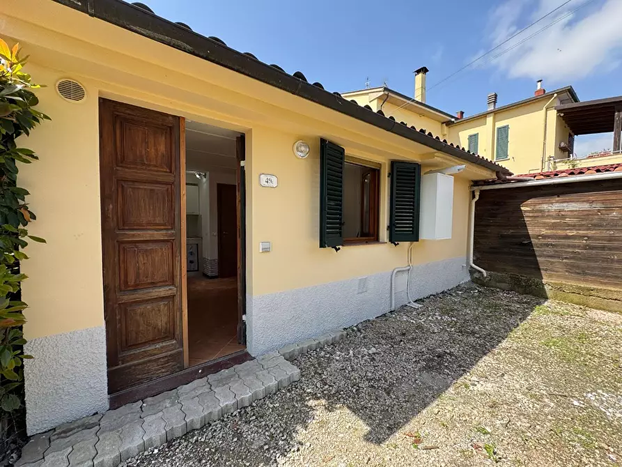 Immagine 8 di Garage in vendita  a Empoli