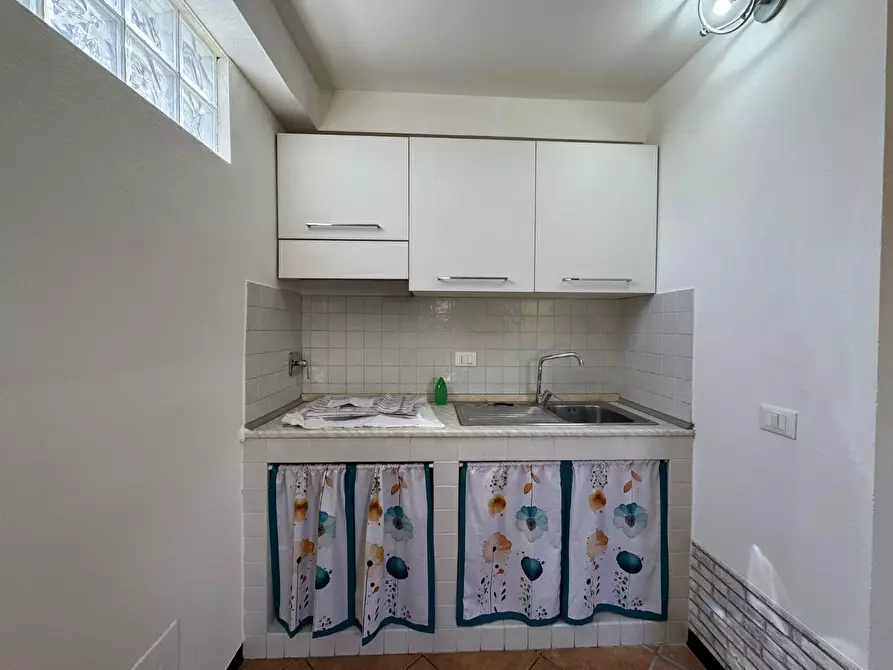 Immagine 9 di Garage in vendita  a Empoli