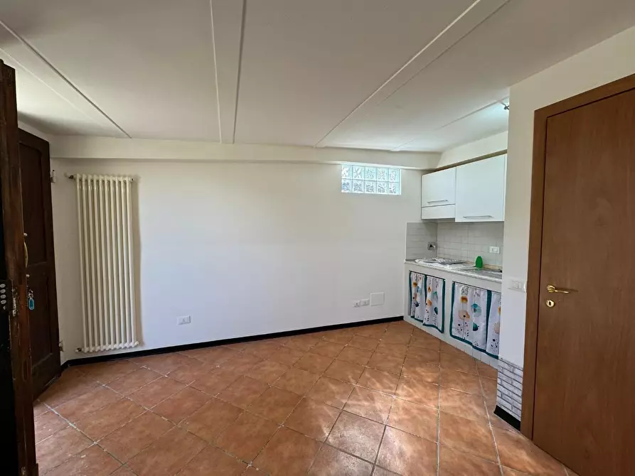 Immagine 6 di Garage in vendita  a Empoli