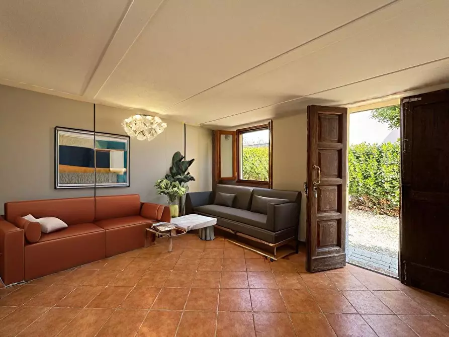 Immagine 13 di Garage in vendita  a Empoli