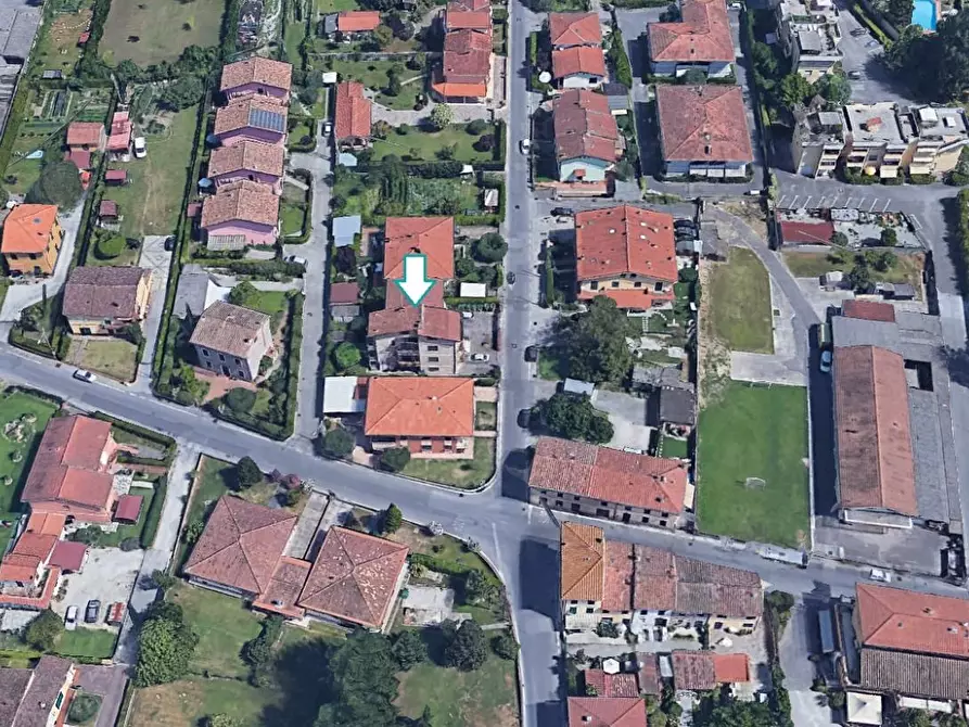 Immagine 5 di Appartamento in vendita  a Lucca