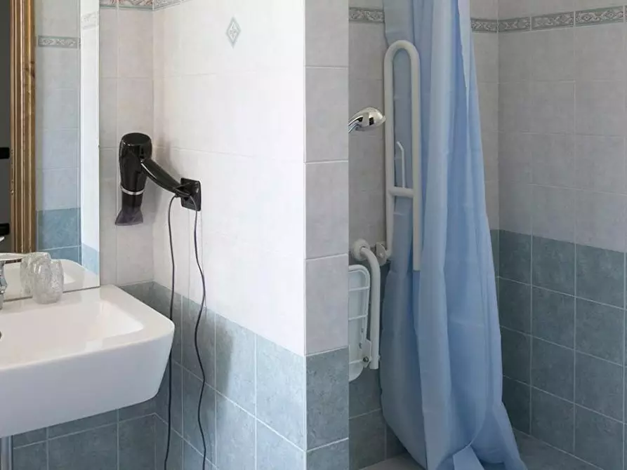 Immagine 23 di Casa indipendente in vendita  a Castiglione Di Garfagnana