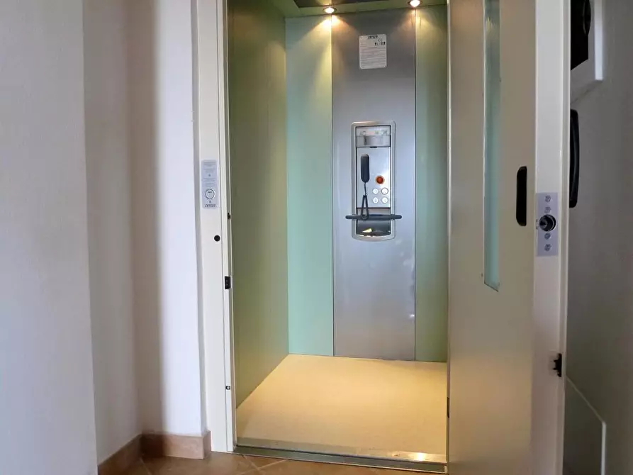 Immagine 25 di Casa indipendente in vendita  a Castiglione Di Garfagnana