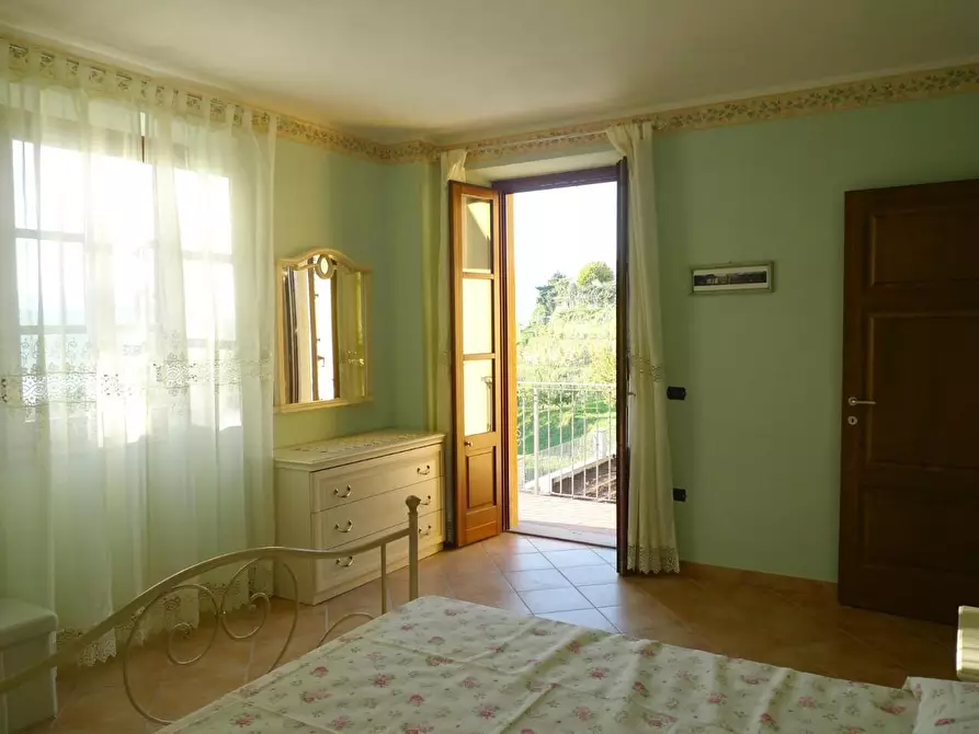 Immagine 18 di Casa indipendente in vendita  a Castiglione Di Garfagnana