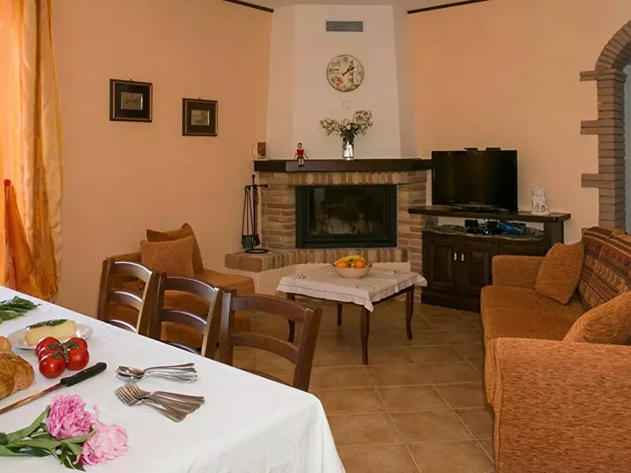 Immagine 13 di Casa indipendente in vendita  a Castiglione Di Garfagnana