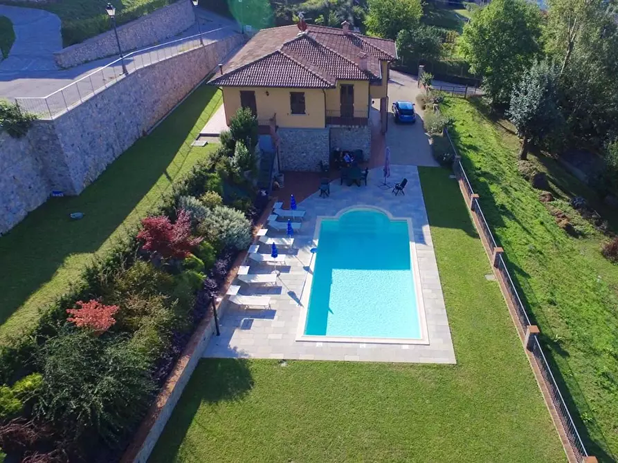 Immagine 10 di Casa indipendente in vendita  a Castiglione Di Garfagnana