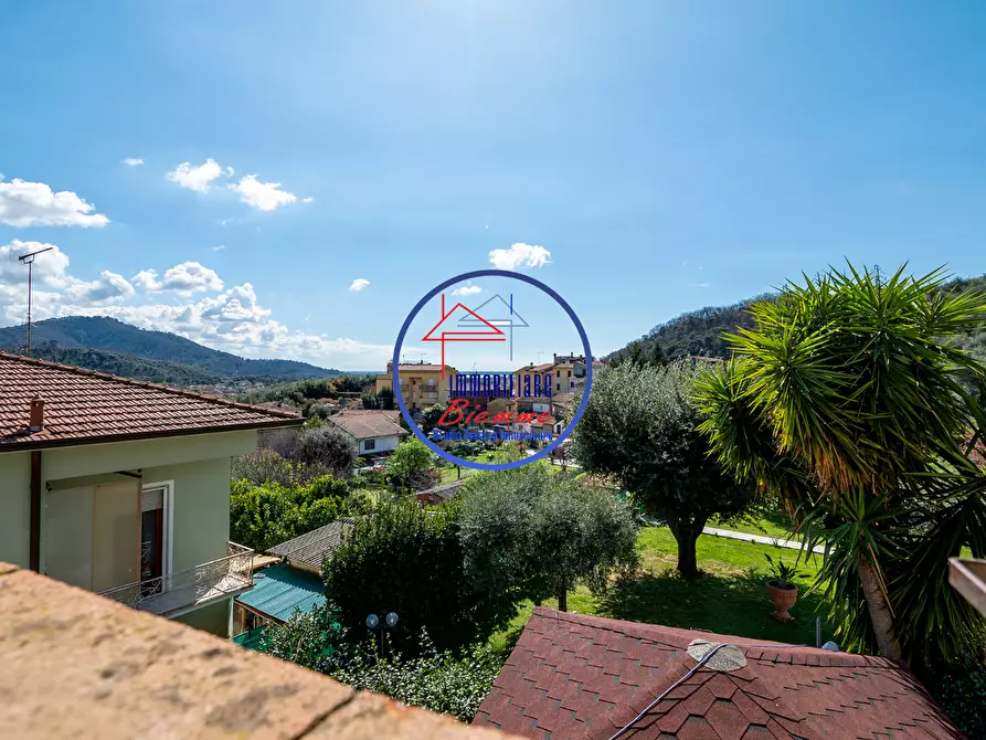 Immagine 18 di Appartamento in vendita  a Massarosa