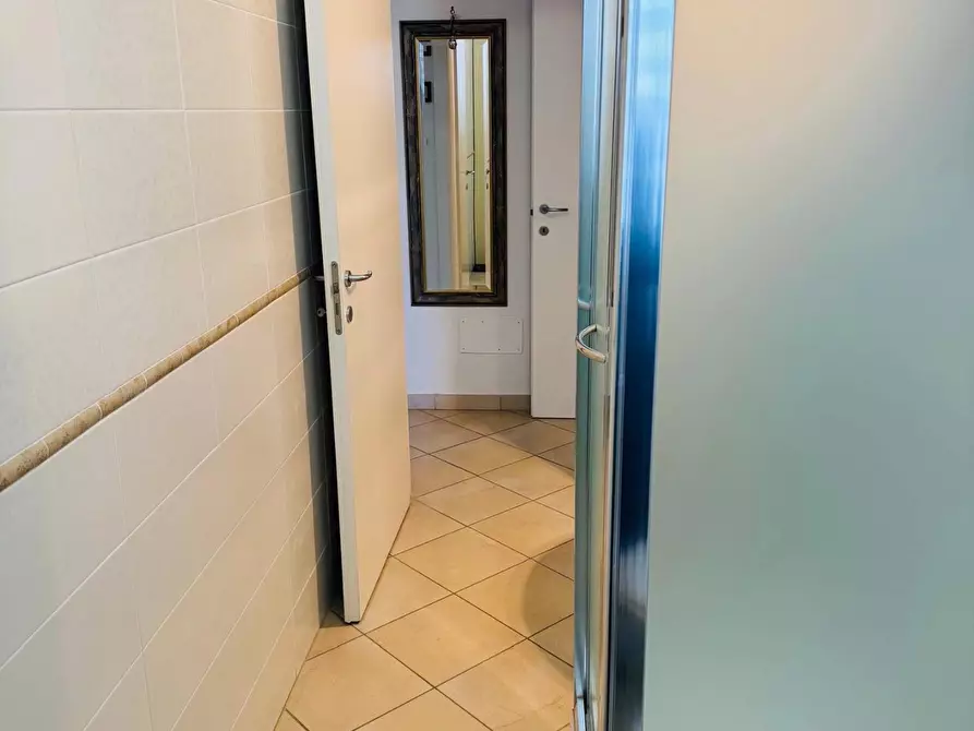 Immagine 25 di Appartamento in vendita  a Cascina