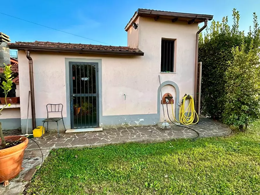 Immagine 8 di Casa indipendente in vendita  a Pisa