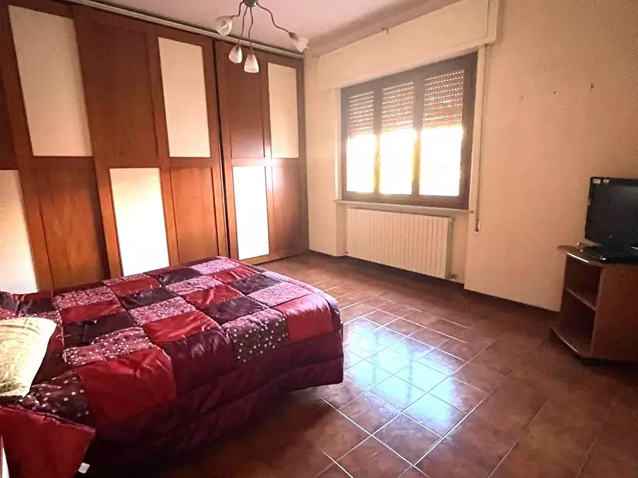 Immagine 3 di Casa indipendente in vendita  a Lucca