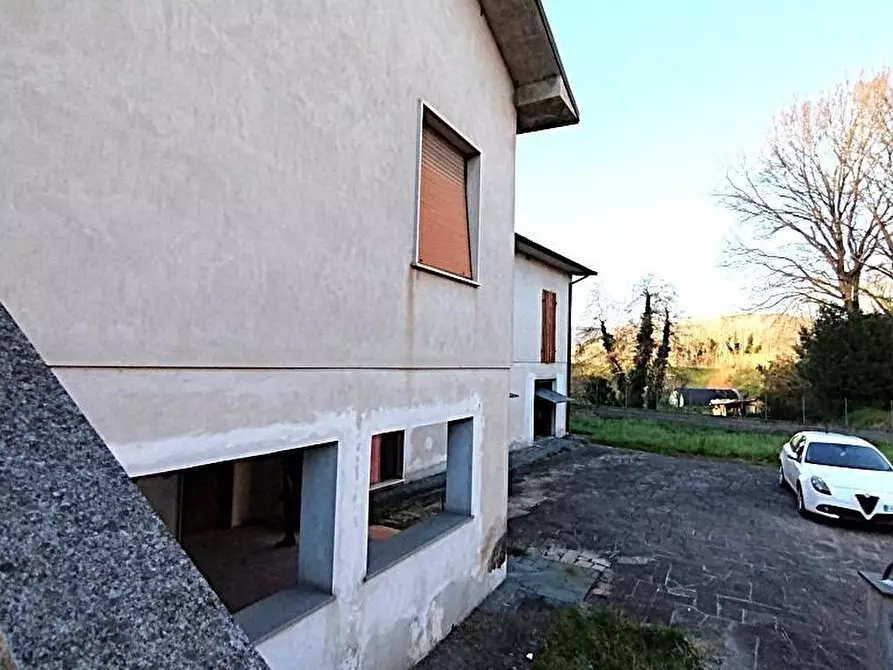 Immagine 24 di Casa indipendente in vendita  a Lucca
