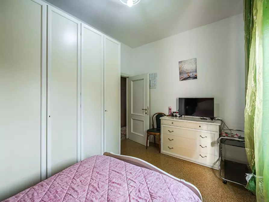 Immagine 16 di Appartamento in vendita  a Reggio Nell'emilia