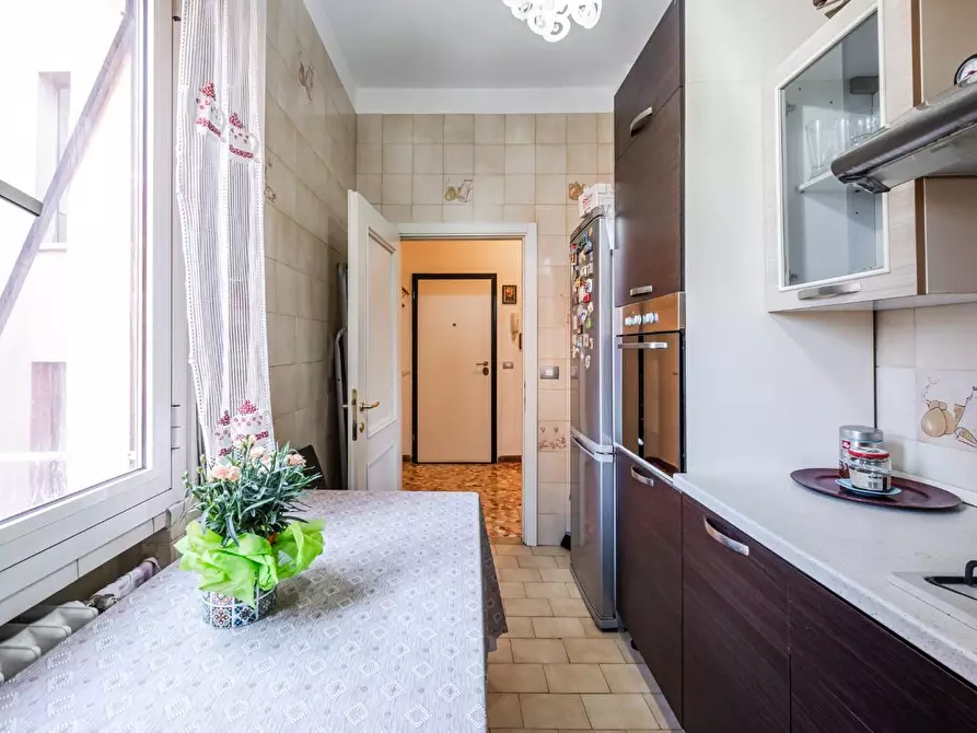 Immagine 2 di Appartamento in vendita  a Reggio Nell'emilia