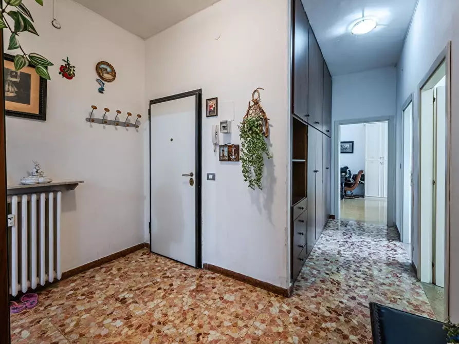 Immagine 7 di Appartamento in vendita  a Reggio Nell'emilia