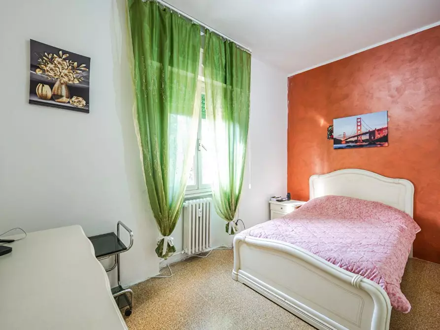 Immagine 14 di Appartamento in vendita  a Reggio Nell'emilia