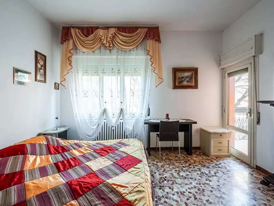 Immagine 5 di Appartamento in vendita  a Reggio Nell'emilia