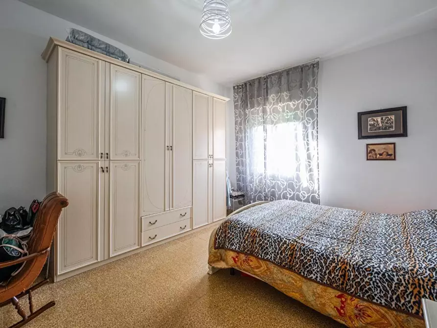 Immagine 9 di Appartamento in vendita  a Reggio Nell'emilia