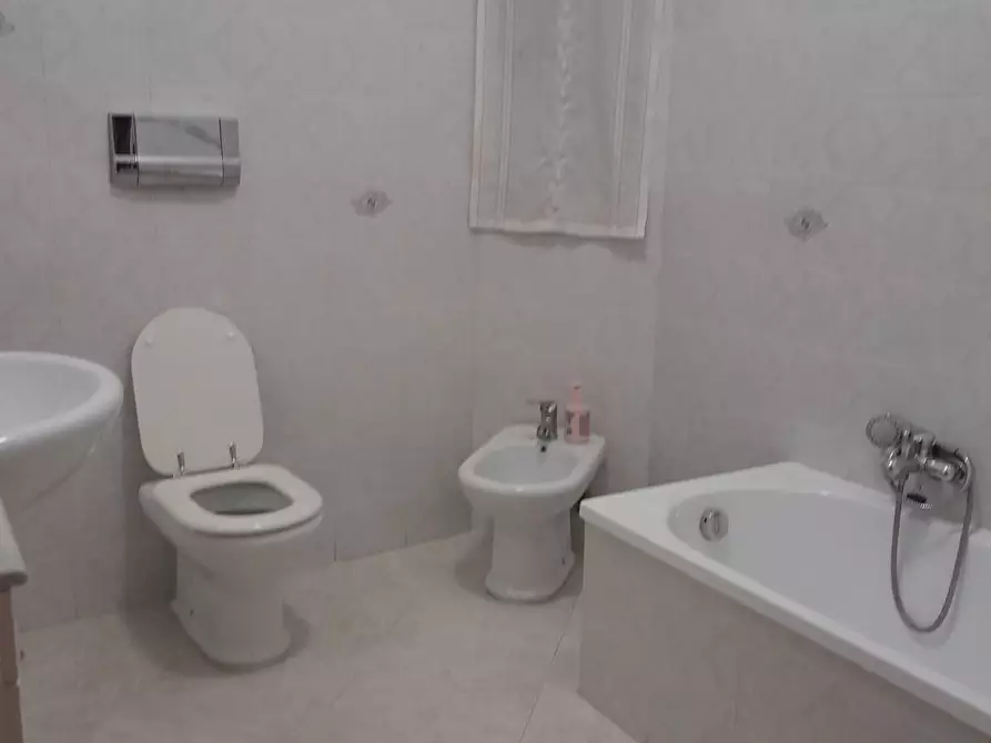 Immagine 9 di Appartamento in vendita  a Livorno