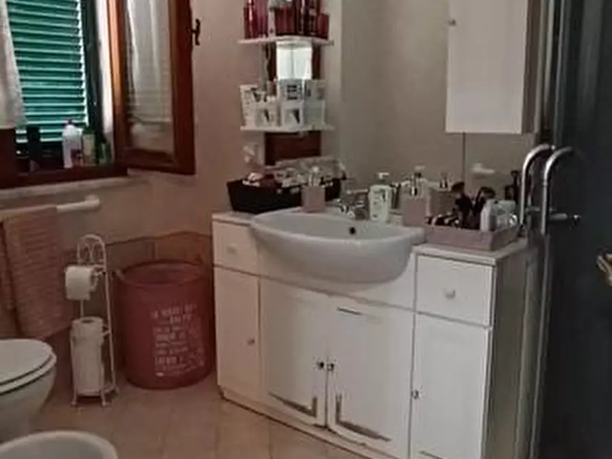 Immagine 49 di Casa indipendente in vendita  a Castelnuovo Magra