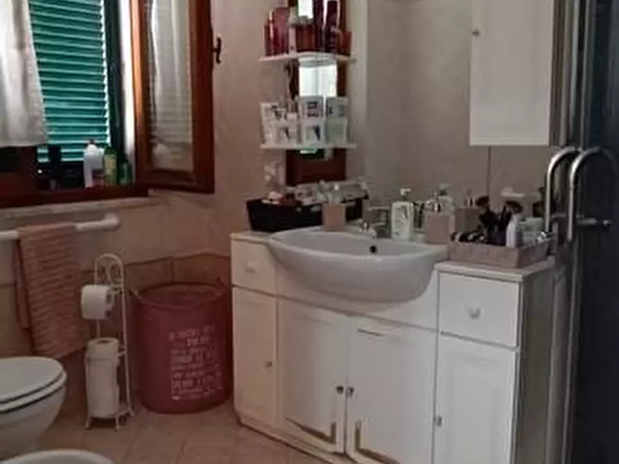 Immagine 51 di Casa indipendente in vendita  a Castelnuovo Magra