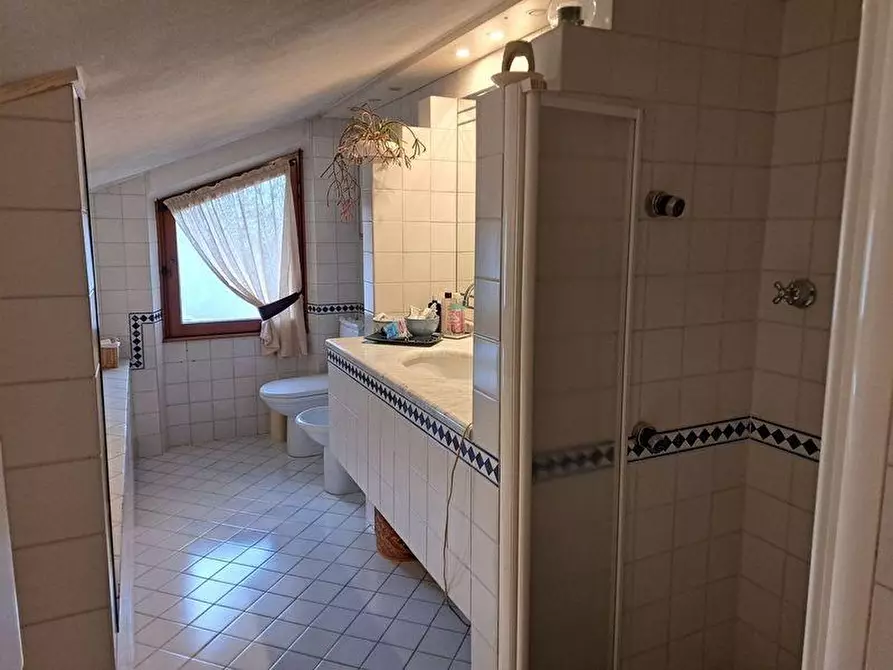 Immagine 28 di Villa in vendita  a Barga