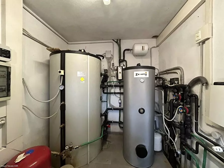 Immagine 31 di Villa in vendita  a Barga